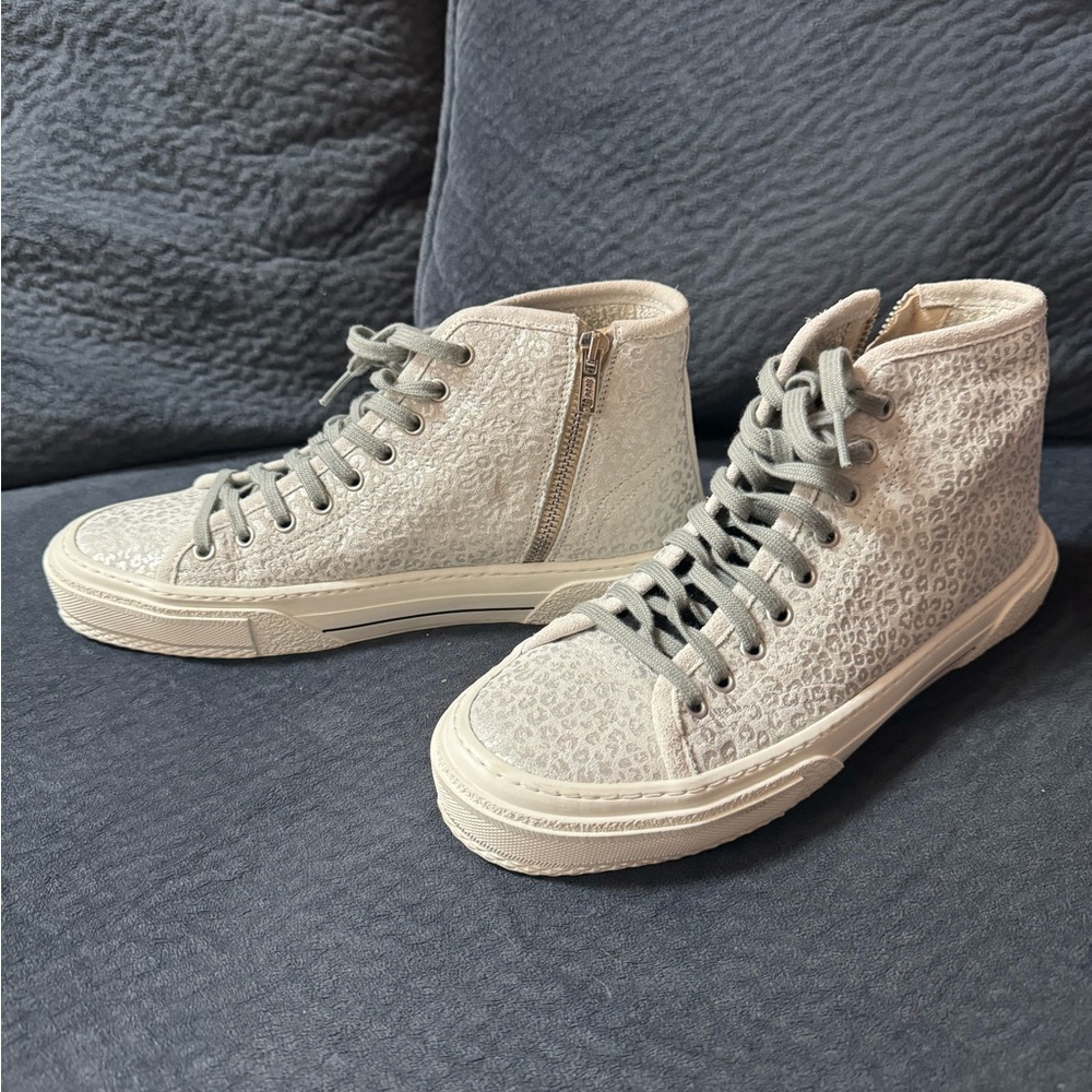 P448. Worn once-Excellent condition